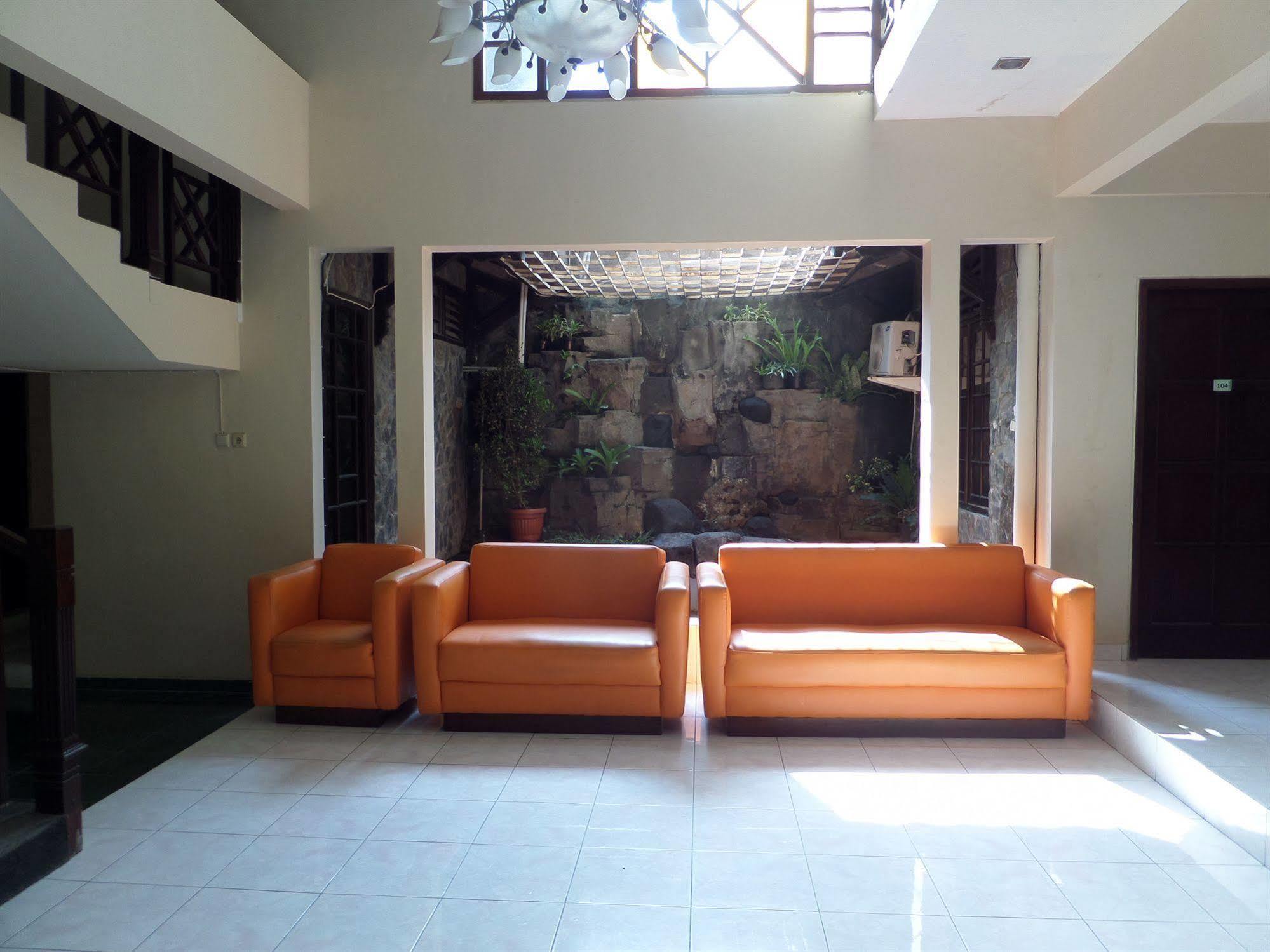 Hotel Oyo 201 Emdi House Timoho Yogyakarta Exterior foto