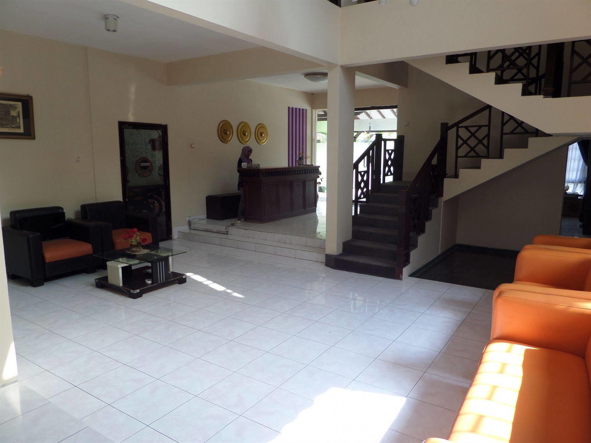 Hotel Oyo 201 Emdi House Timoho Yogyakarta Exterior foto