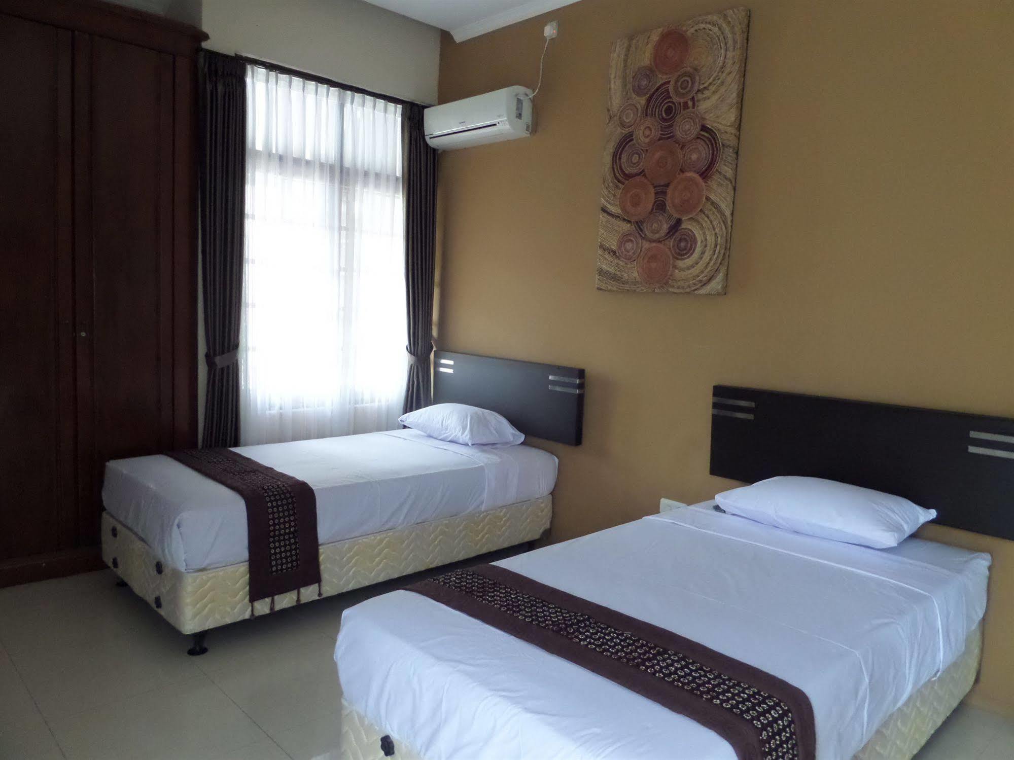 Hotel Oyo 201 Emdi House Timoho Yogyakarta Exterior foto